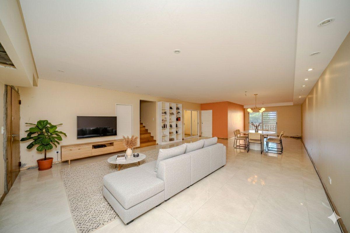 Foto de VENTA CASA 6 AMB FLORES PISCINA COCHERA PERMUTA, imagen 1