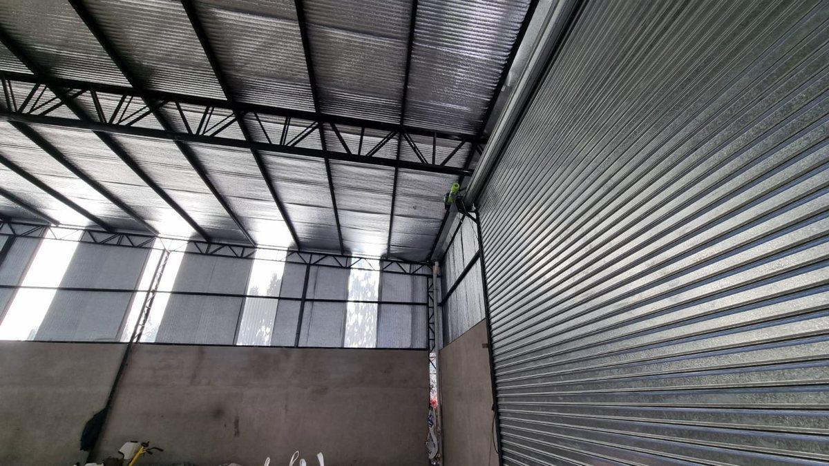 Foto de VENTA GALPON HURLINGHAM PERMUTA A ESTRENAR, imagen 4