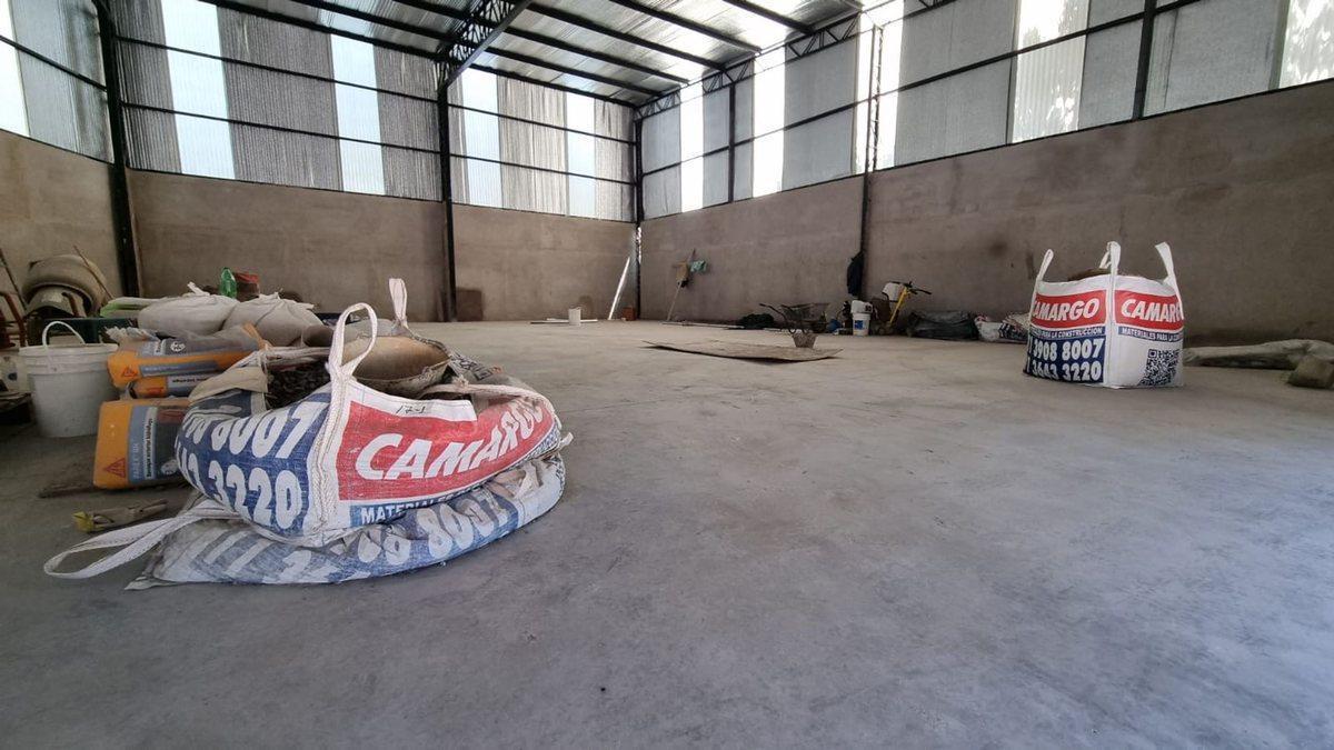 Foto de VENTA GALPON HURLINGHAM PERMUTA A ESTRENAR, imagen 5