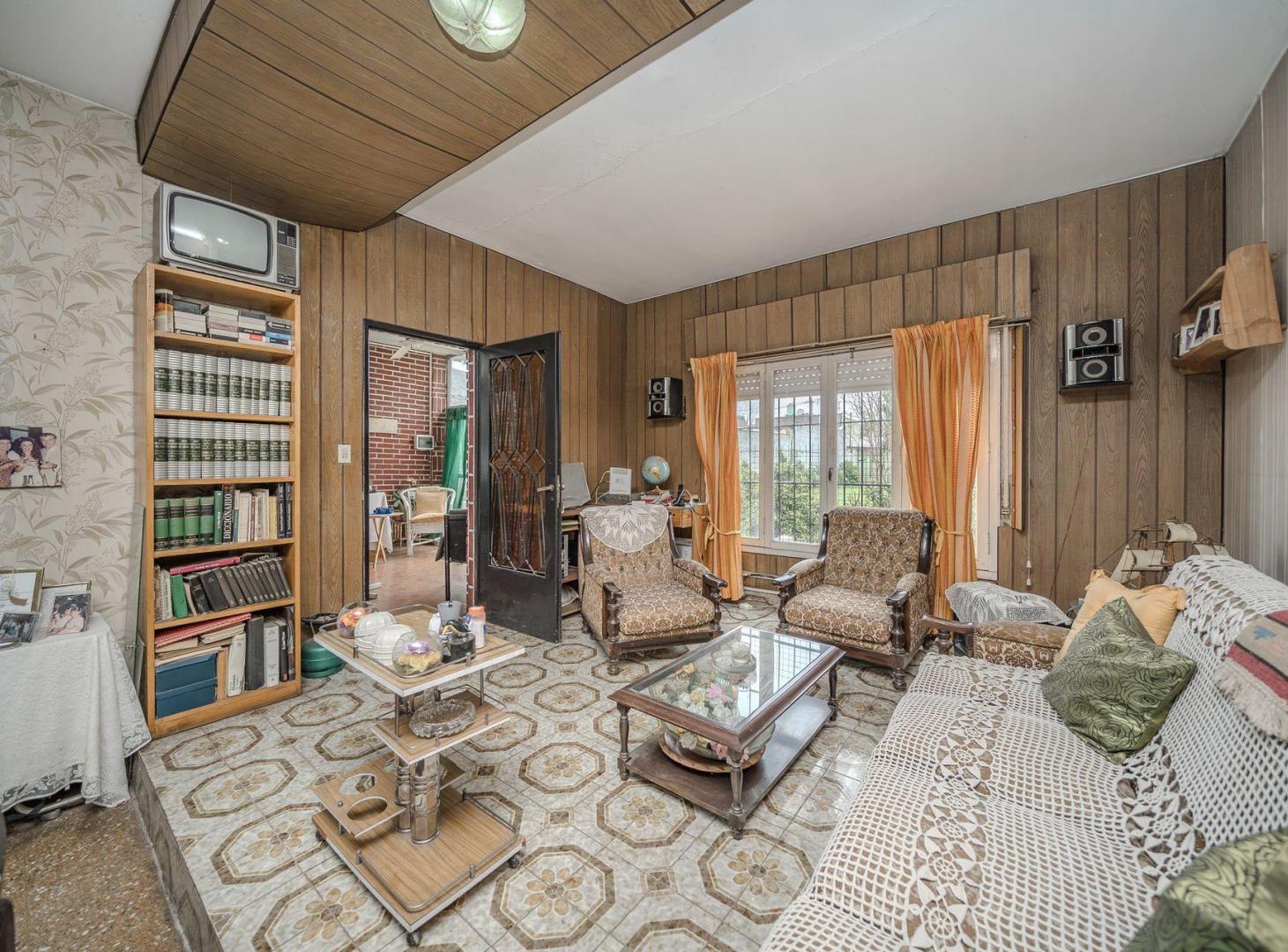 VENTA CASA 3AMB LOTE PROPIO LOMA HERMOSA PERMUTA