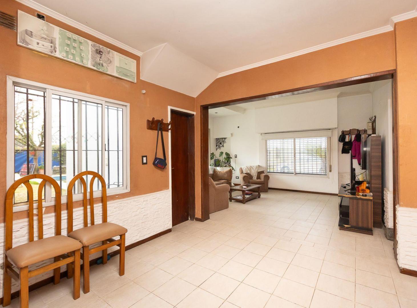Foto de Casa en dos plantas con 4 dormitorios | Hurlingham, imagen 4