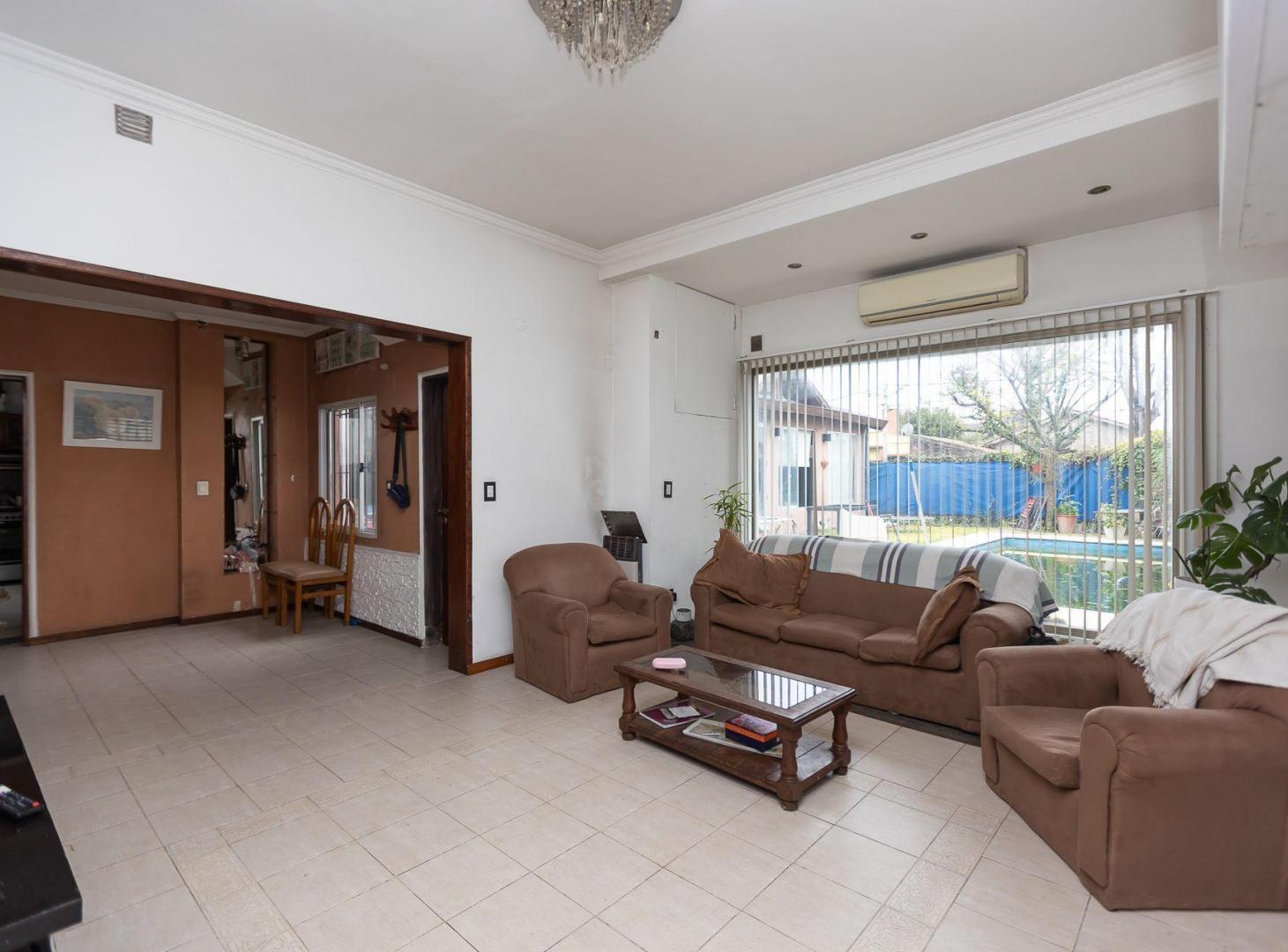 Foto de Casa en dos plantas con 4 dormitorios | Hurlingham, imagen 3