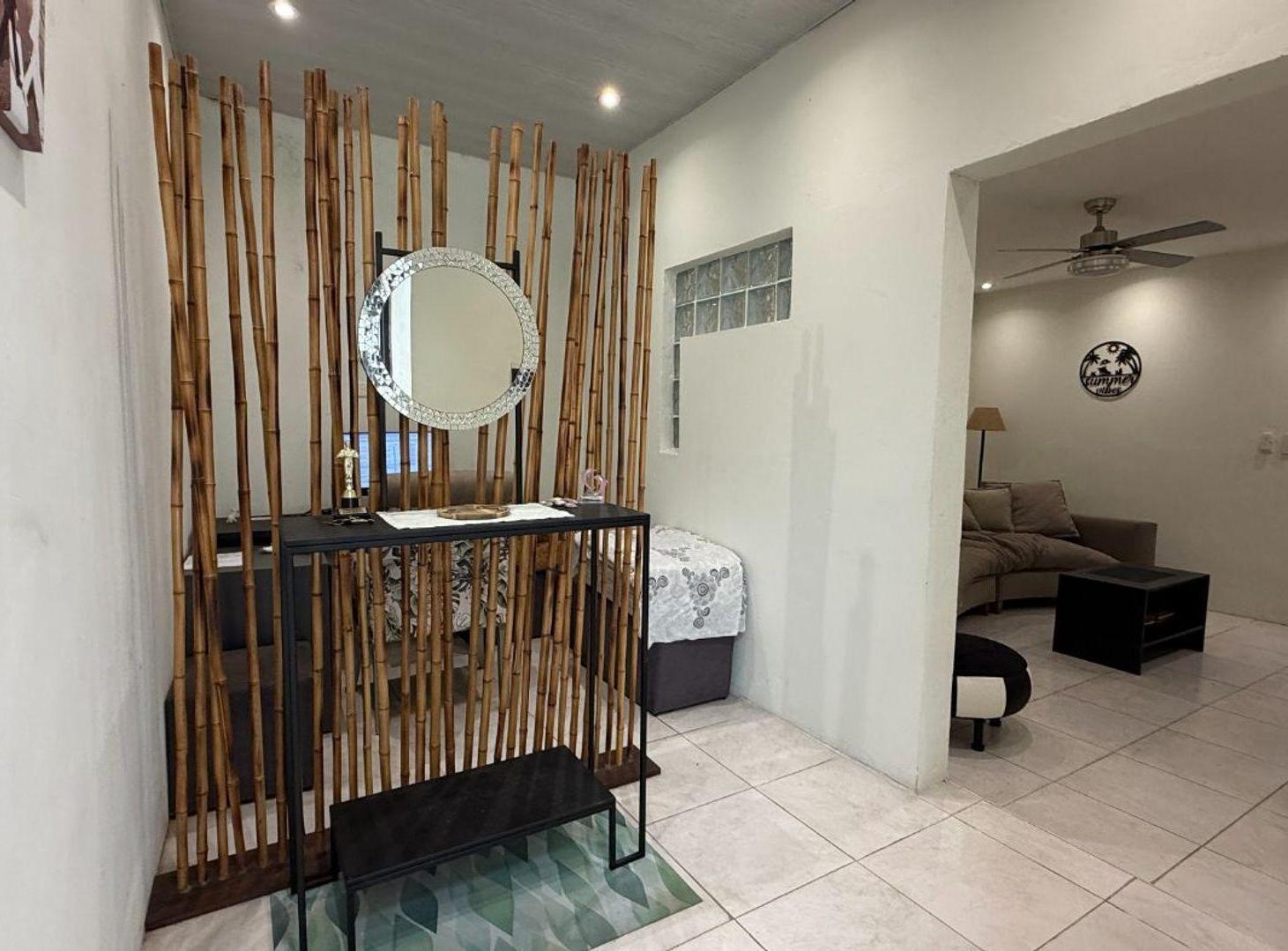 Foto de Casa en venta multifamiliar - Av Benavidez, imagen 4