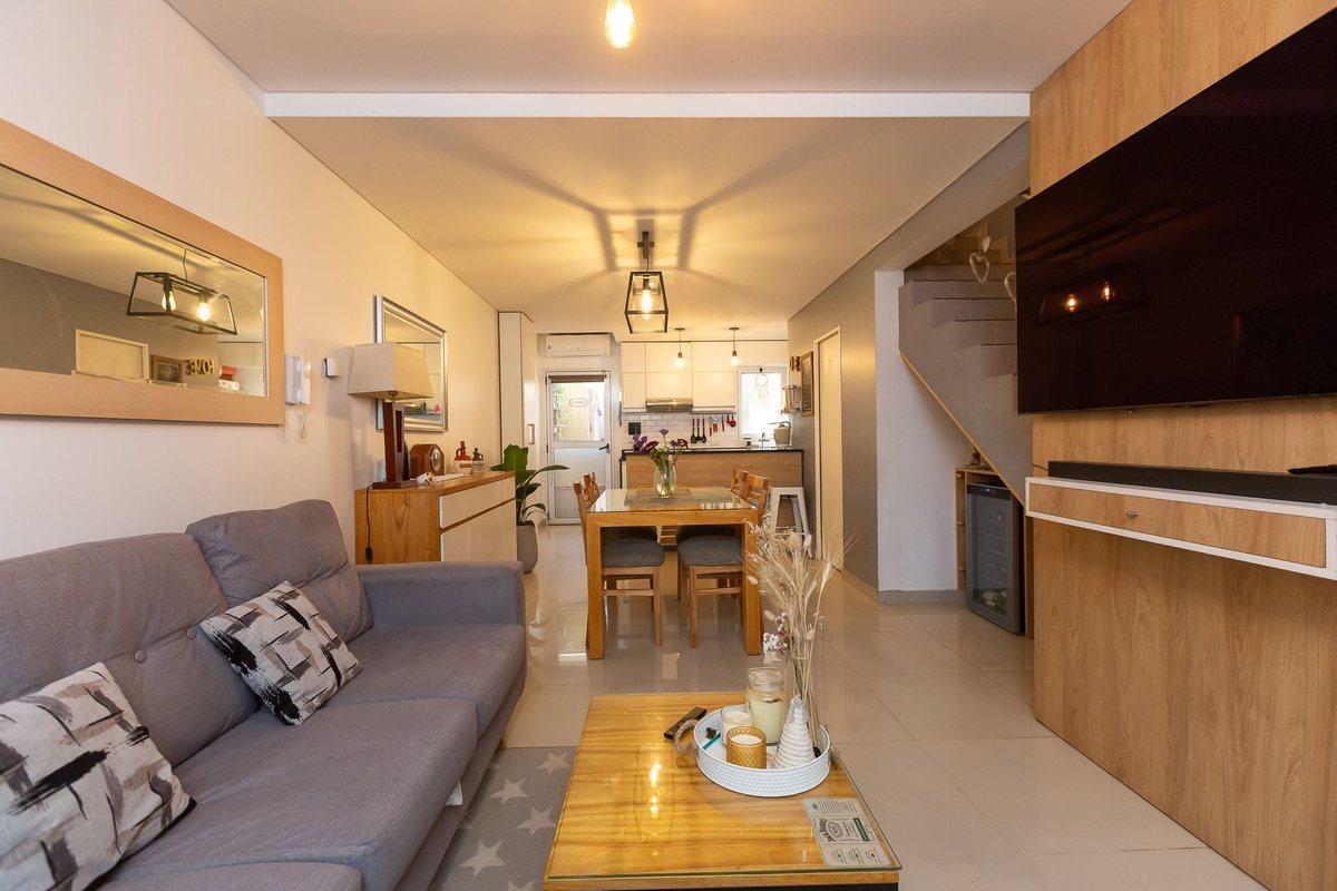 Foto de VENTA DPTO TRIPLEX 4 AMB EN MORON - PERMUTA, imagen 5