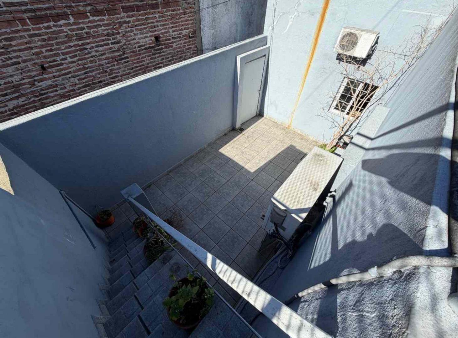 Foto de PH 3 AMB AL FRENTE CON PATIO Y TERRAZA - CASEROS, imagen 4
