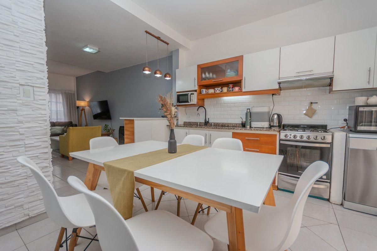 Foto de DUPLEX 3 AMBIENTES CON COCHERA Y PATIO - CASEROS, imagen 4
