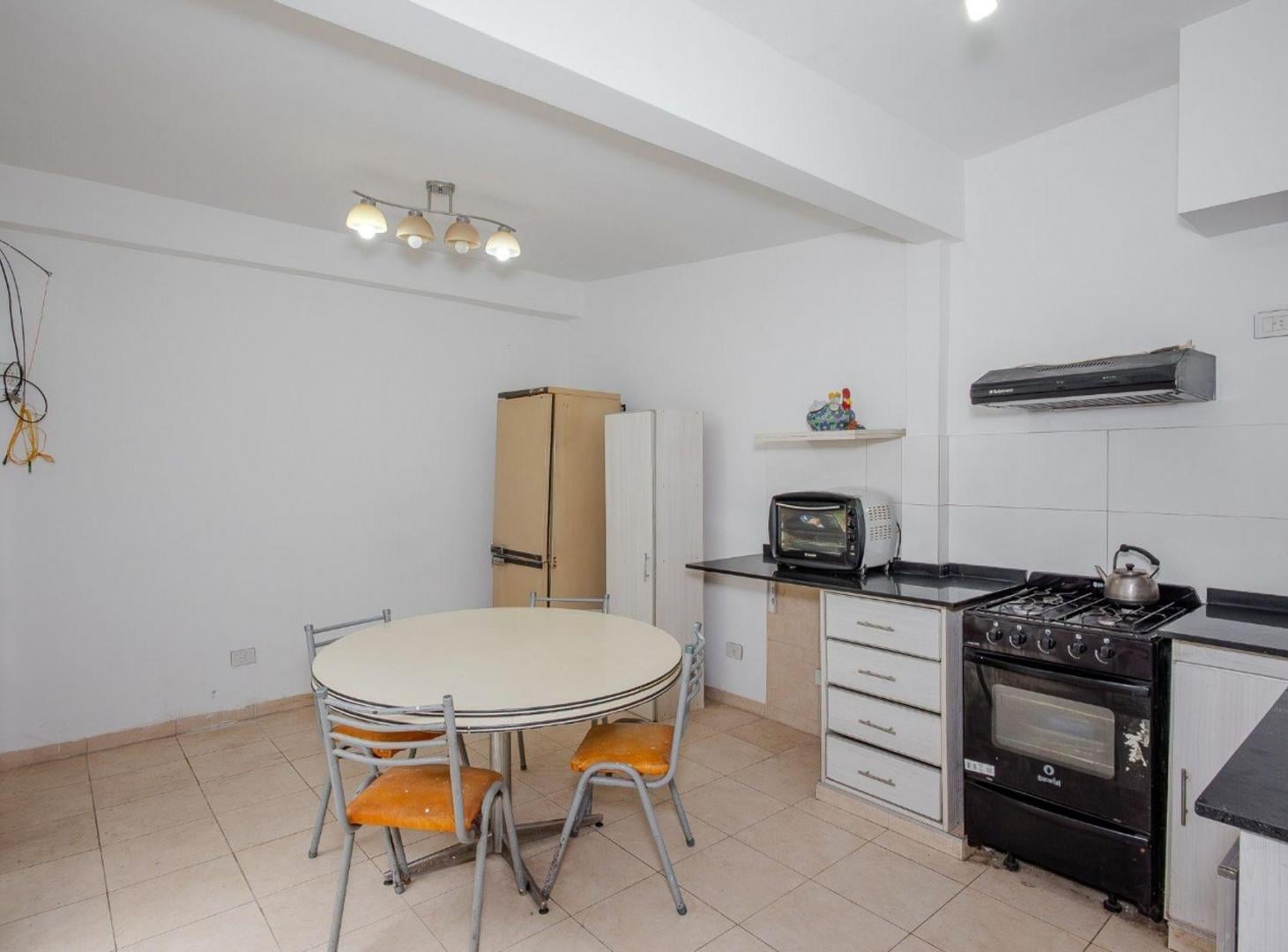 Foto de VENTA CASA 3 AMB REFACCIONADA - CASEROS, imagen 3