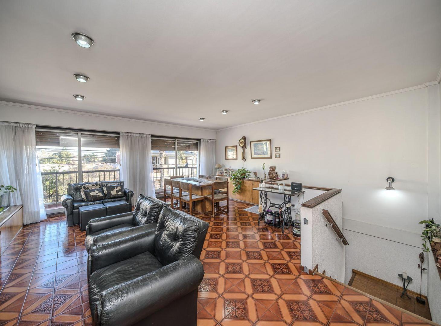 Foto de CASA 4 AMB CON PILETA Y COCHERA - CASEROS NORTE, imagen 3