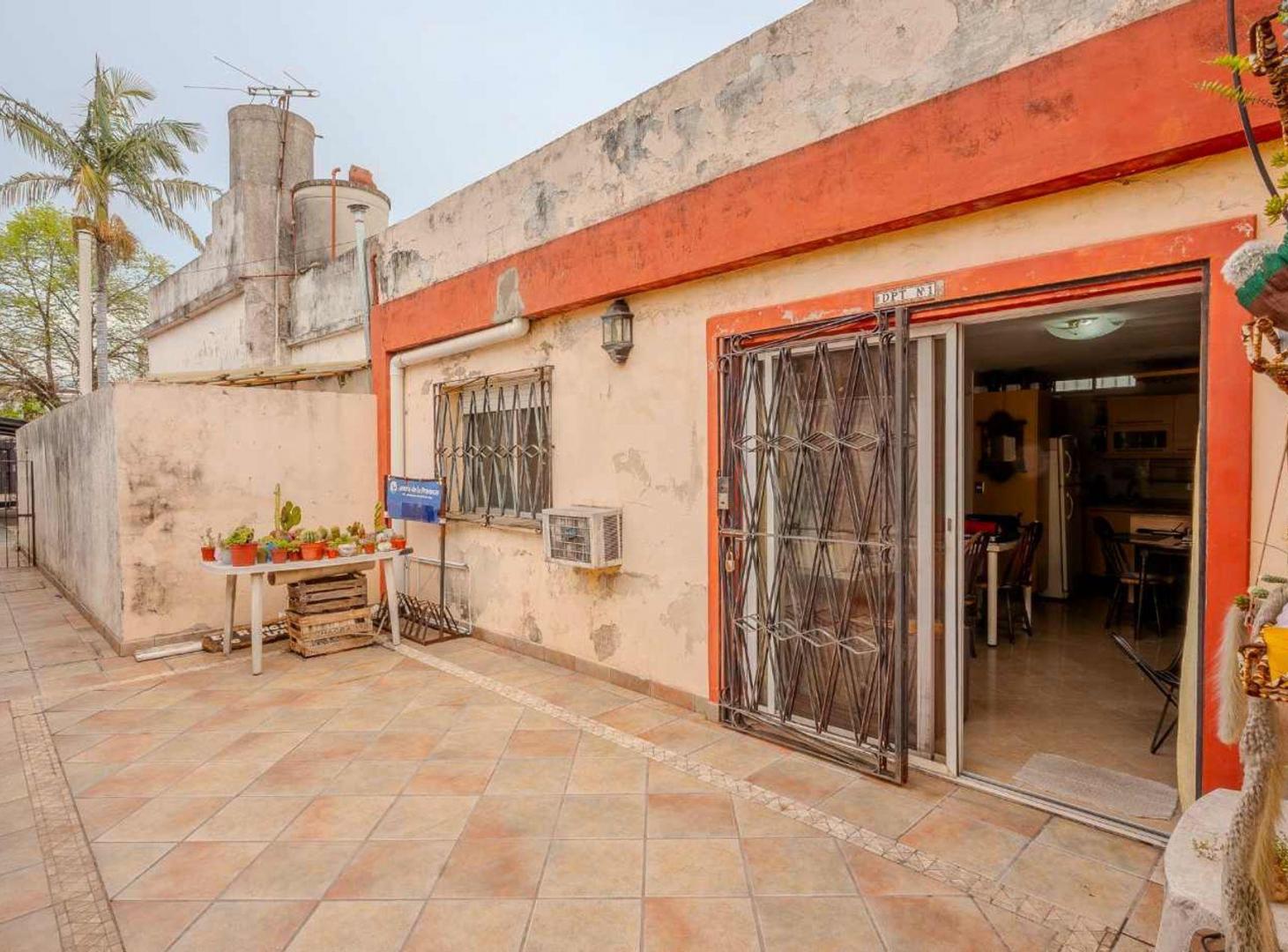 Foto de VENTA 2 PH MULTIFAMILIAR CASEROS PERMUTA, imagen 5