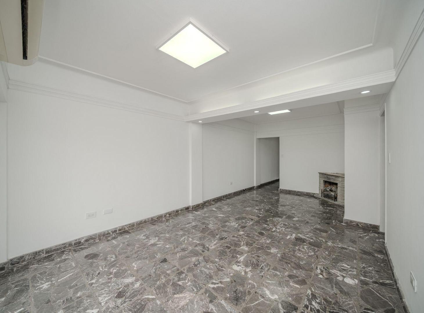 Foto de DEPTO 4 AMBIENTES CON BALCON - PARQUE CHACABUCO, imagen 3