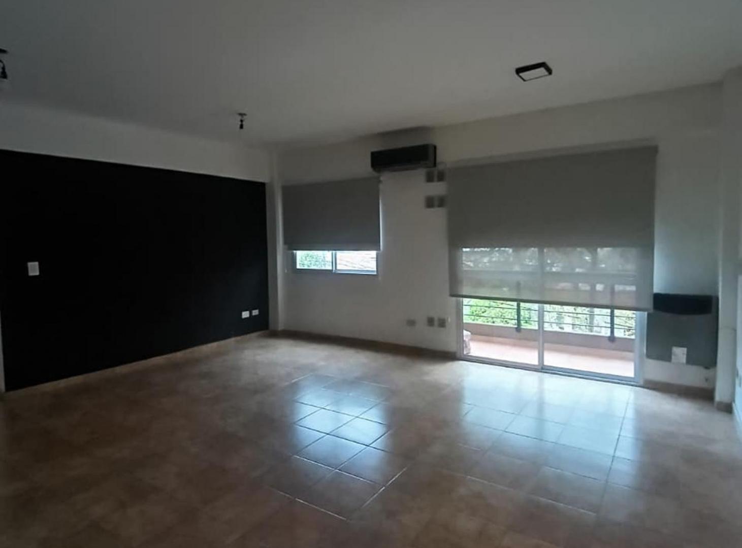 Foto de VENTA DEP. 2 AMB BALCON AL FRENTE PALOMAR PERMUTA, imagen 3