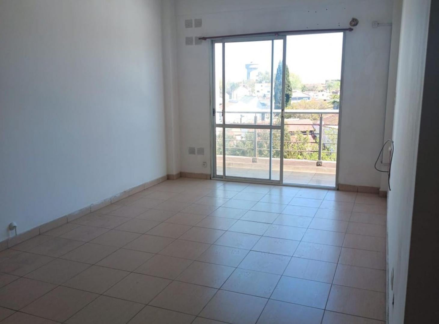 Foto de VENTA DEP. 2 AMB. C/BALCON PALOMAR PERMUTA, imagen 4