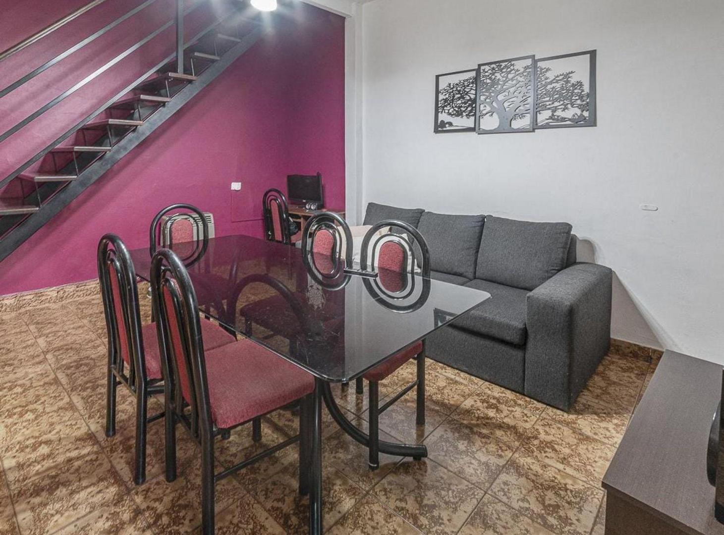 Foto de VENTA DE PH TIPO CASA 6 AMBIENTES CASEROS PERMUTA, imagen 3
