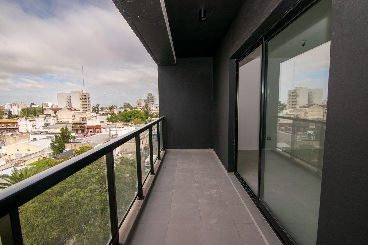 Foto de VENTA DEPTO 2 AMB CASEROS CENTRO BALCON ESTRENAR, imagen 2