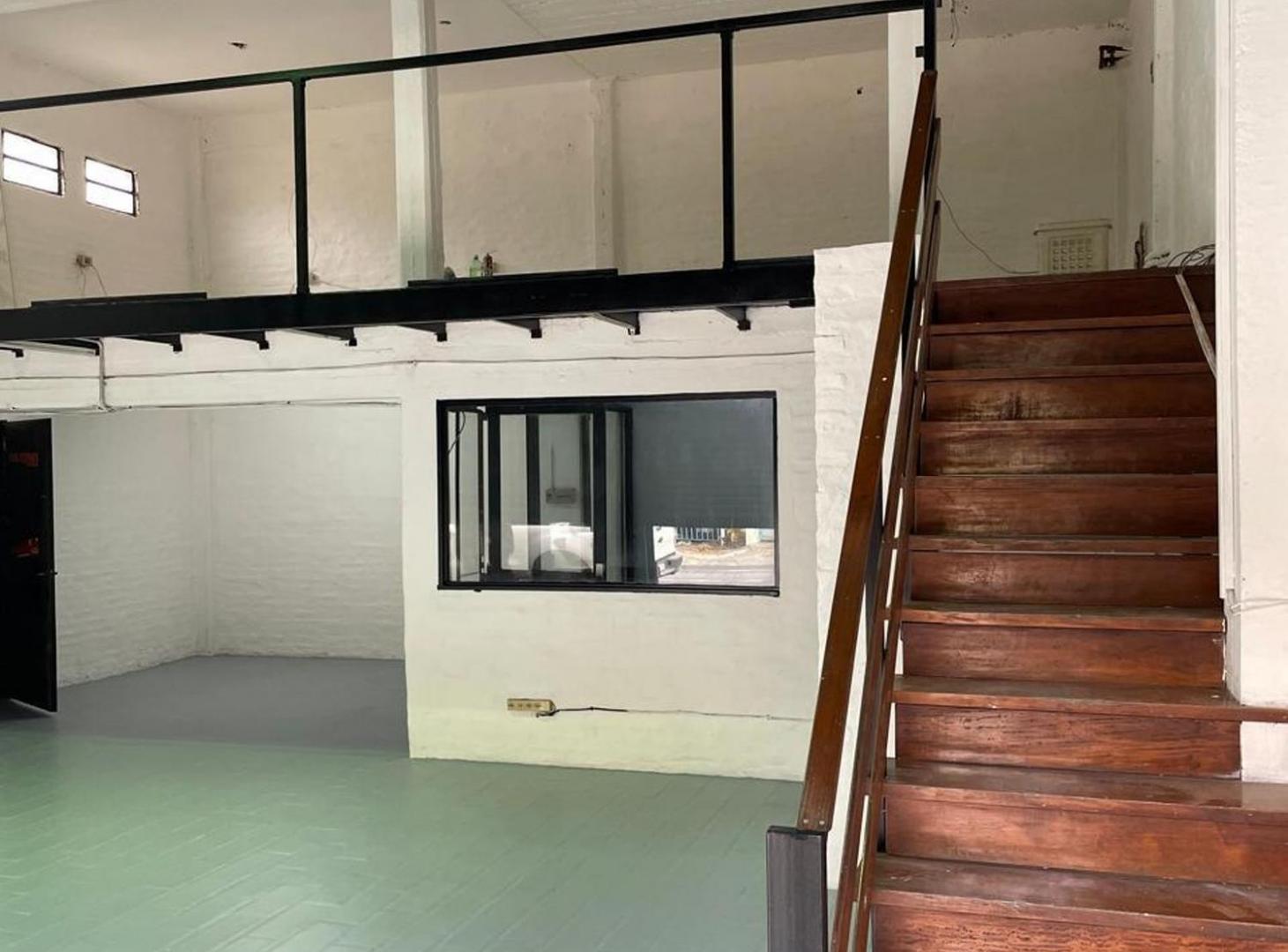 Foto de VENTA LOCAL EN BELLA VISTA - PERMUTA, imagen 1