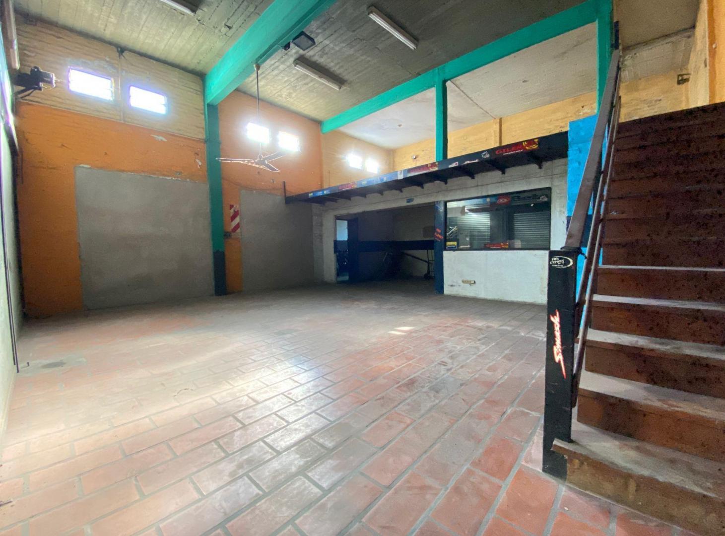 Foto de VENTA LOCAL EN BELLA VISTA - PERMUTA, imagen 4