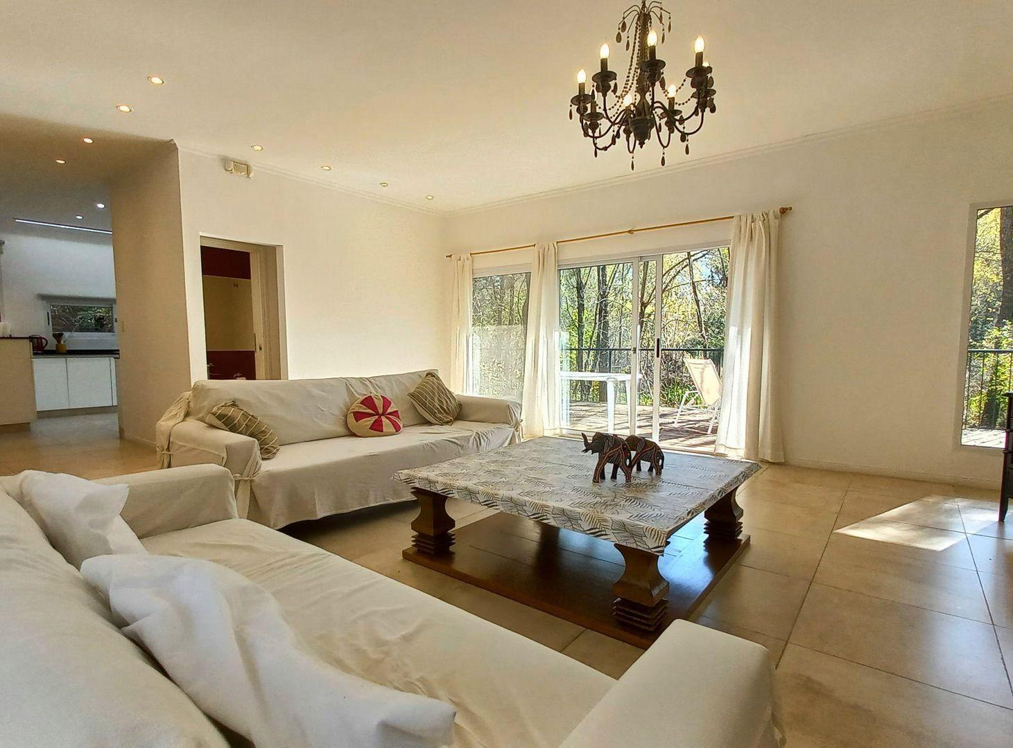 Foto de VENTA CASA 4 AMBIENTES EN ALDEA DEL LUJAN-ESCOBAR, imagen 3
