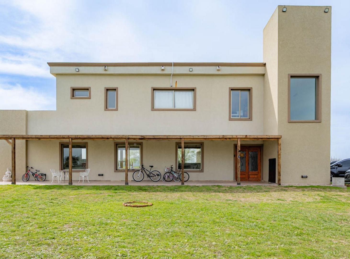 Foto de VENTA CASA 8 AMB CHACRAS DE LA TRINIDAD CAÑUELAS, imagen 2