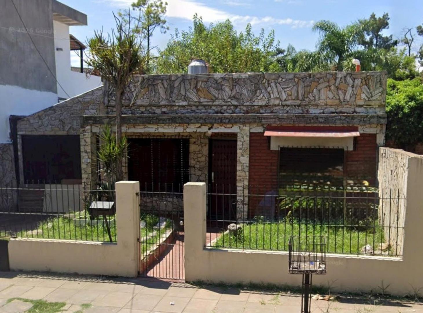 VENTA CASA 4 AMB EN ITUZAINGO SUR