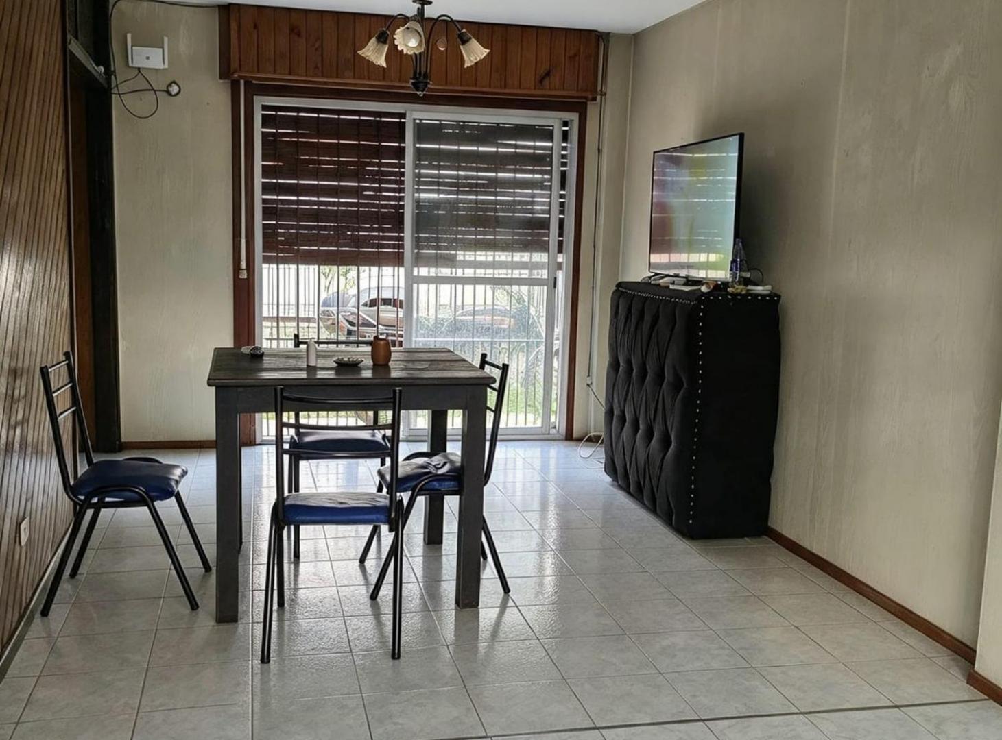 Foto de VENTA CASA - 4 AMB - HURLINGHAM BARRIO CARTERO, imagen 3