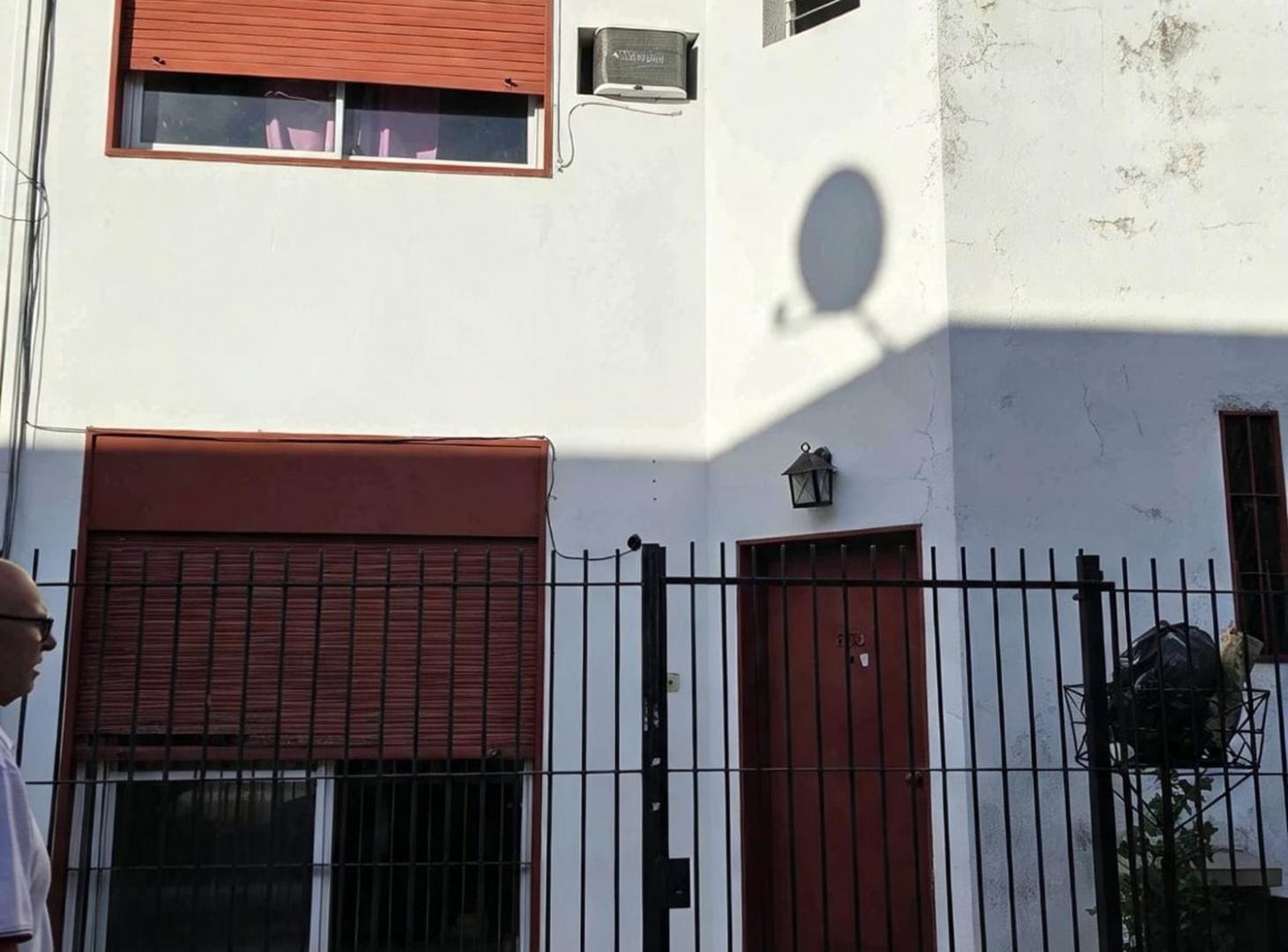 Foto de VENTA CASA - 4 AMB - HURLINGHAM BARRIO CARTERO, imagen 2