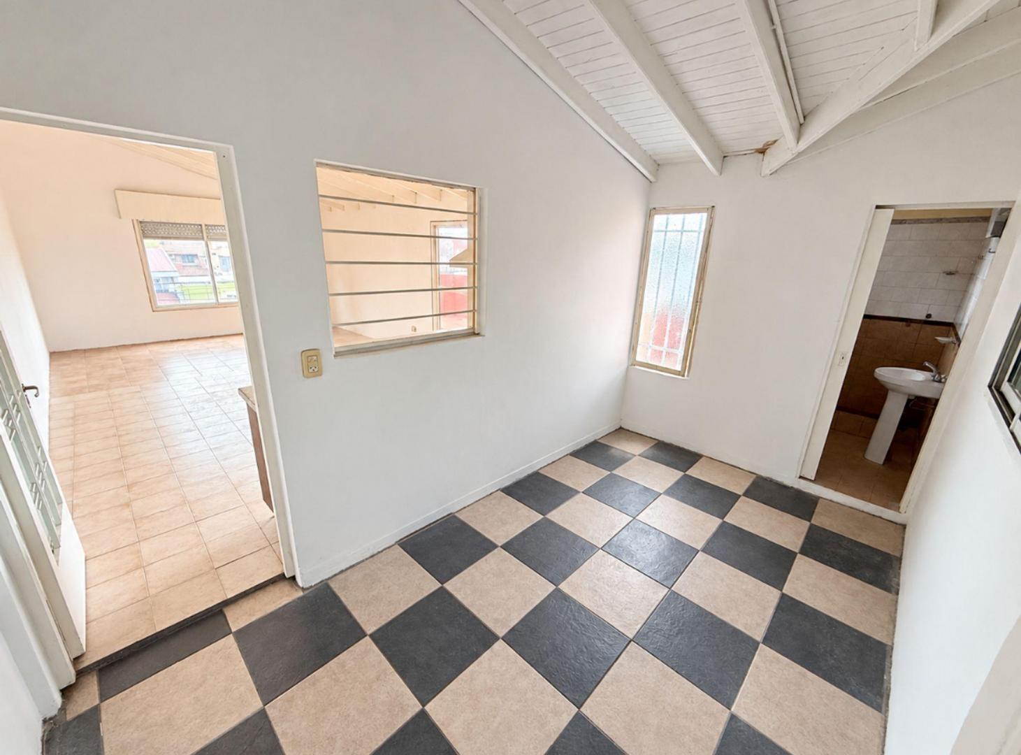 Foto de Venta monoambiente divisible terraza caseros, imagen 2