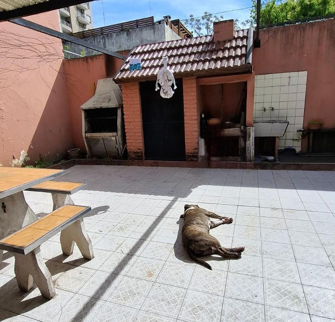 Foto de Casa al fondo - Alquiler ideal familia, imagen 1