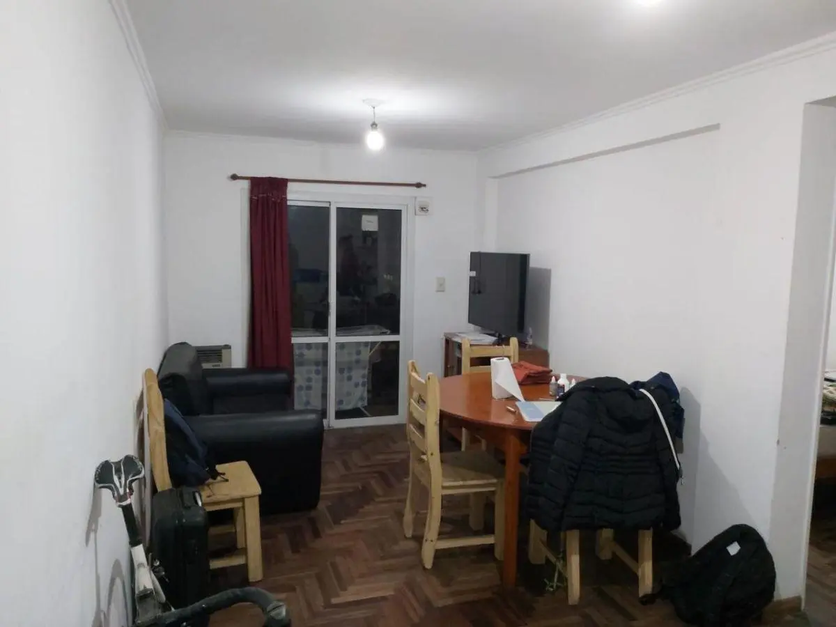 Alquiler un dormitorio en nva cba Santiago temple 21 piso 4 3