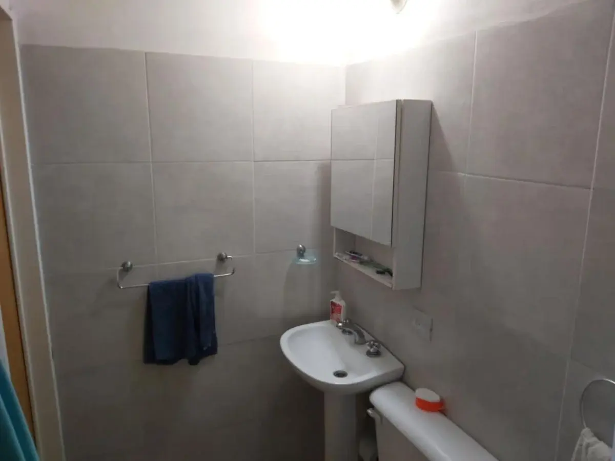 Alquiler un dormitorio en nva cba Santiago temple 21 piso 4 4