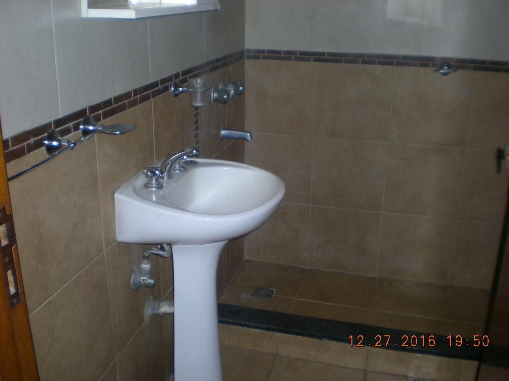 Chalet 5 Ambientes Camusso 600 - con Renta - 1