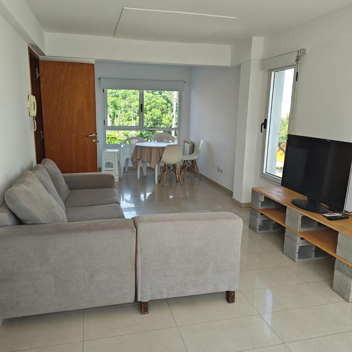 Foto de Tríplex 3 amb. con patio y garaje - Zona Constitución-CON RENTA- Apto, imagen 5