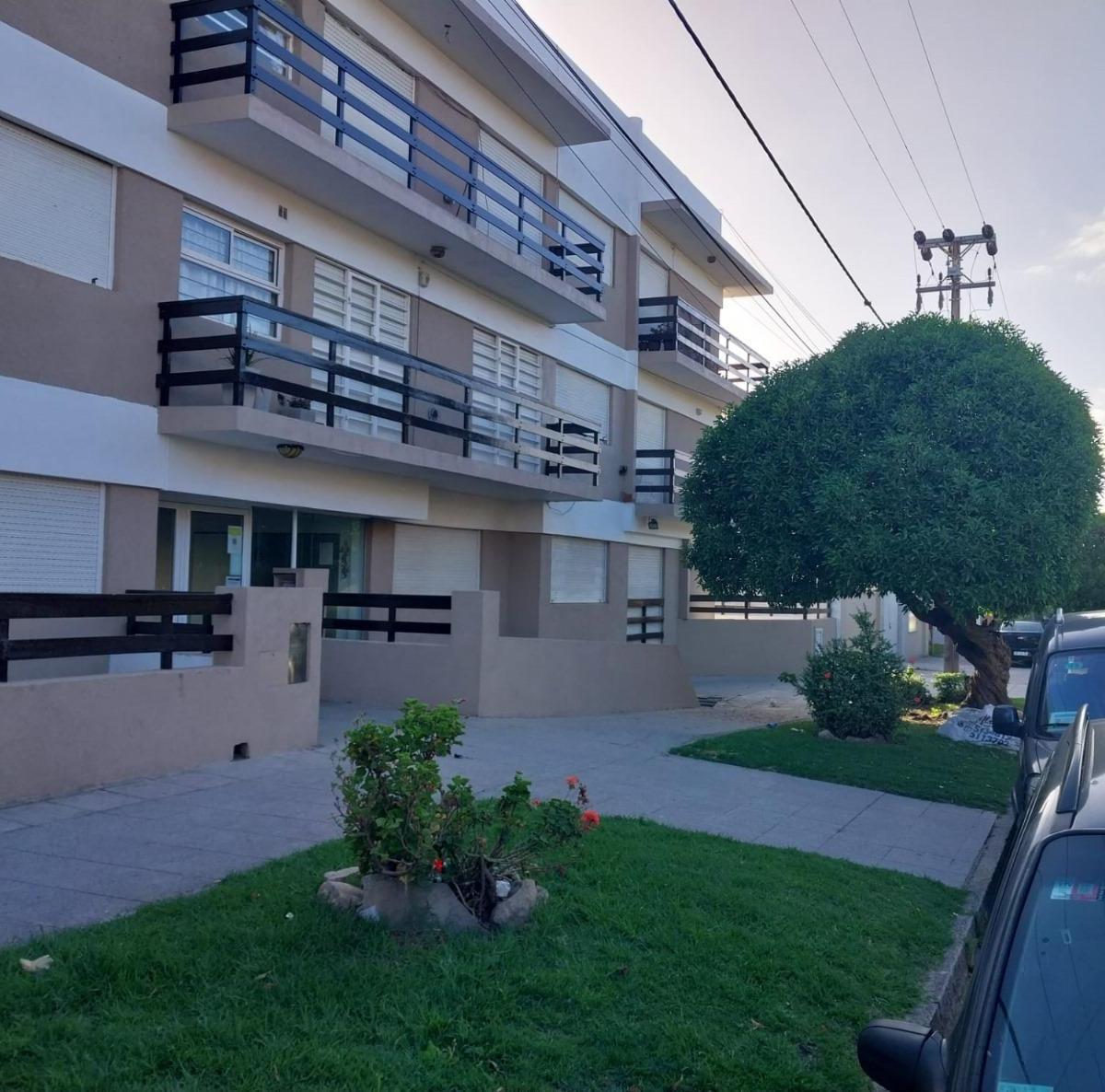 Dpto. 4 amb. con cochera- Zona Mogotes