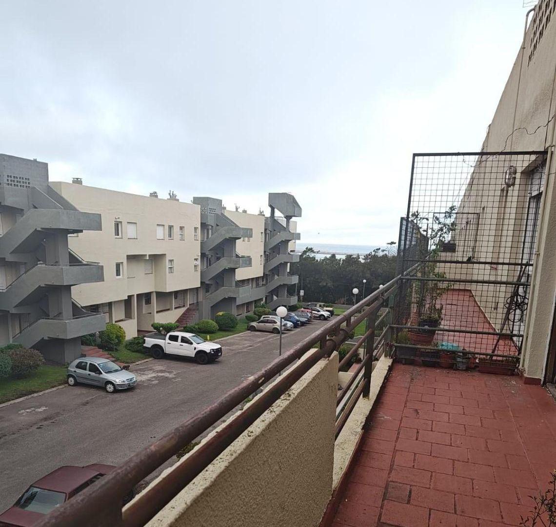 Departamento de 2 ambientes con balcón/terraza