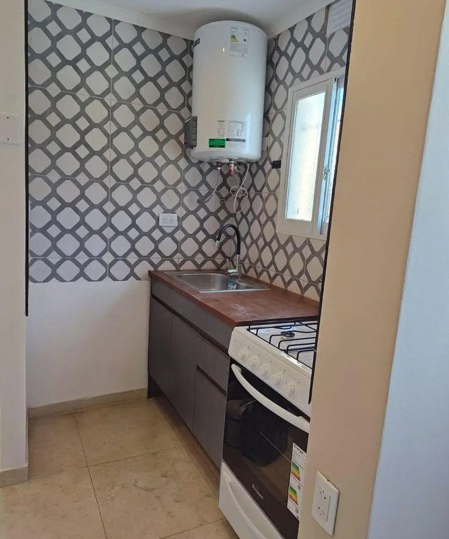 Alquiler x 24 meses Departamento de 2 ambientes en Av. Pedro Luro 3050 (Galeria Luro) 2
