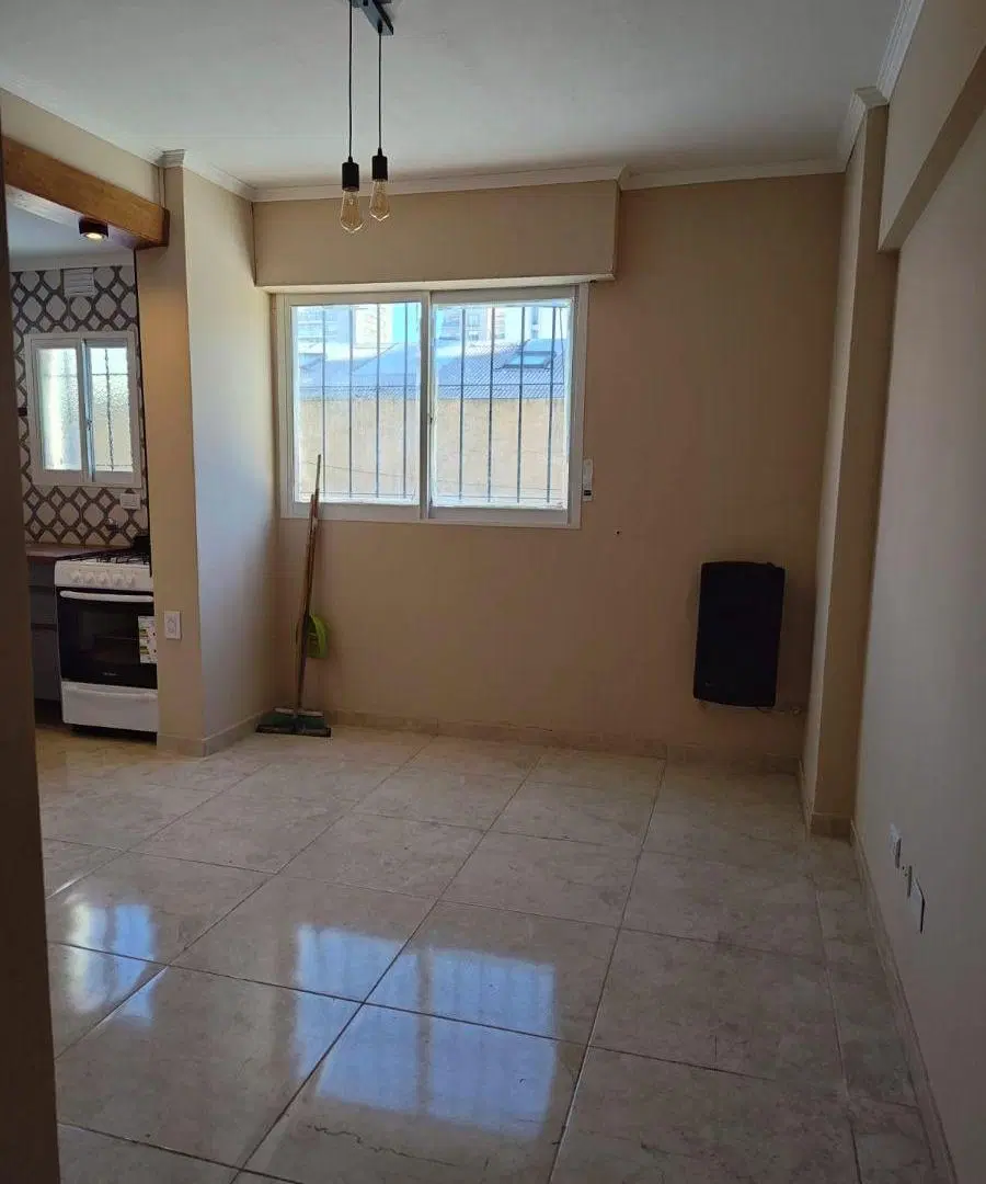 Alquiler x 24 meses Departamento de 2 ambientes en Av. Pedro Luro 3050 (Galeria Luro) 4