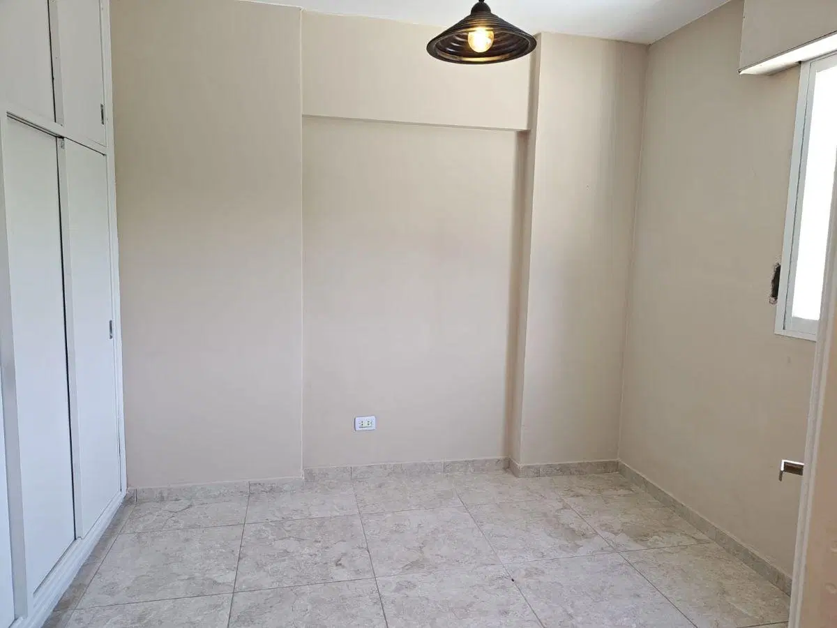 Alquiler x 24 meses Departamento de 2 ambientes en Av. Pedro Luro 3050 (Galeria Luro) 3