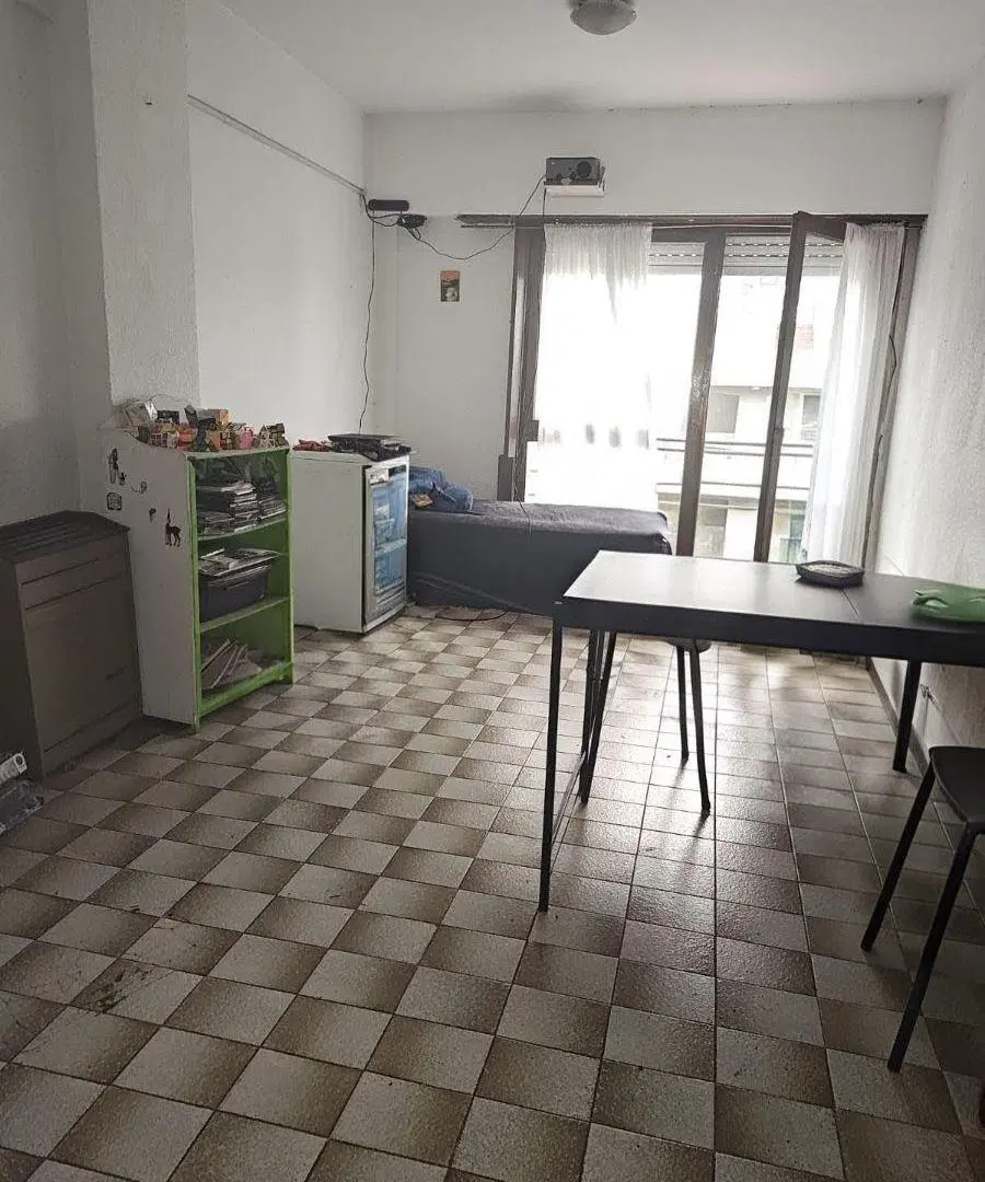 Depto. 2 amb. + espacio para auto. Balcón/terraza con vista parcial al mar (zona Golf/Alem) 3