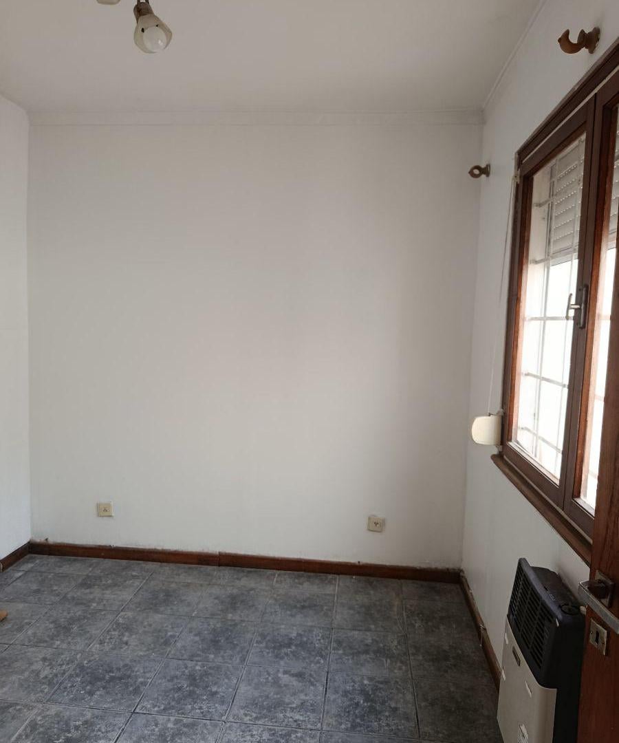 Foto de Alquiler PH 3 amb con patio Zona Guemes, imagen 2