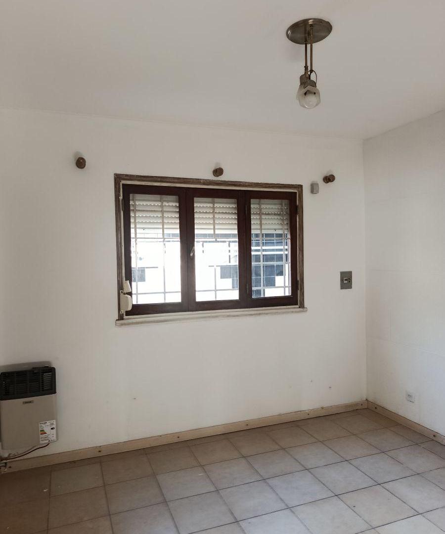 Foto de Alquiler PH 3 amb con patio Zona Guemes, imagen 4