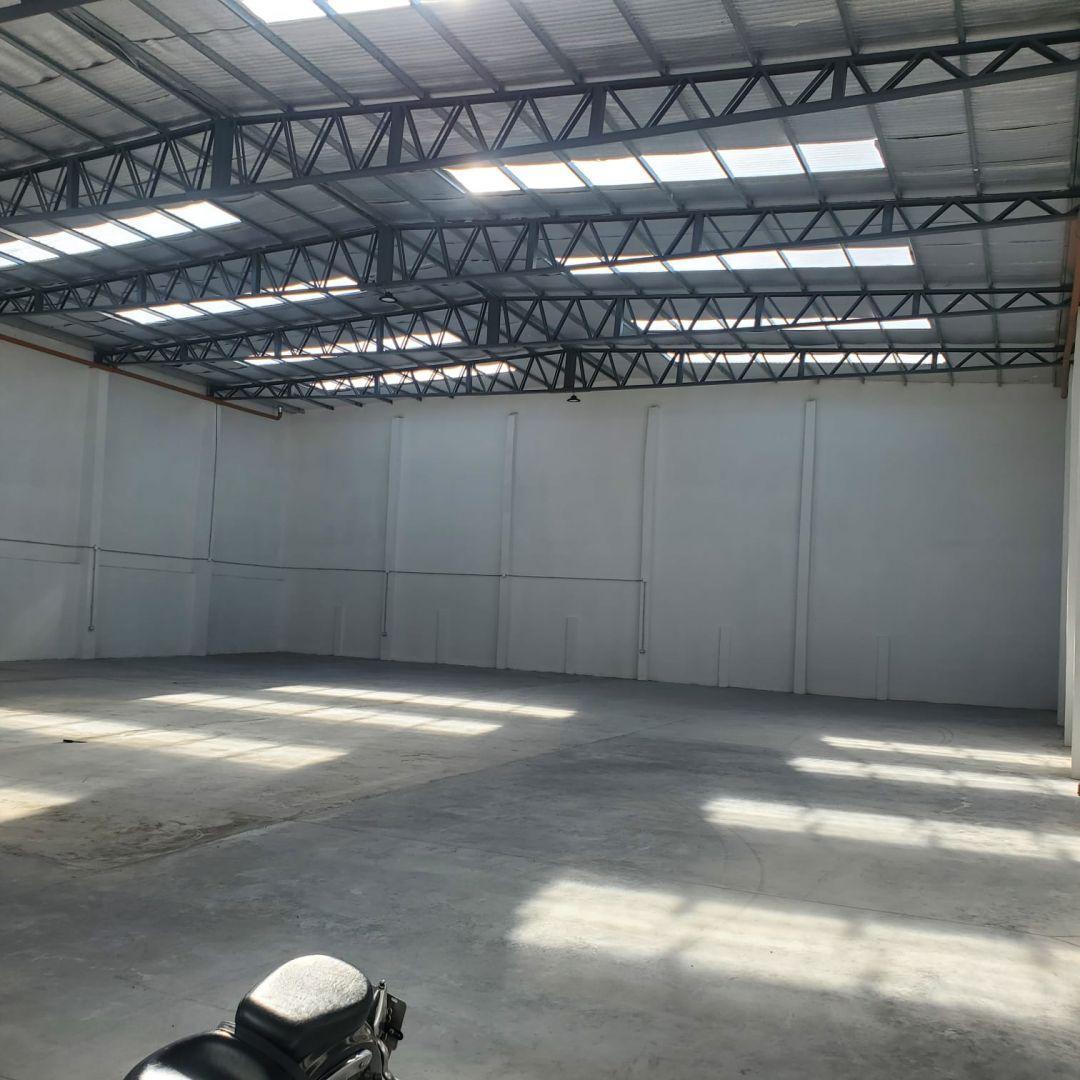 Galpon a La Venta 655 m² en Barrio Santa Mónica 5