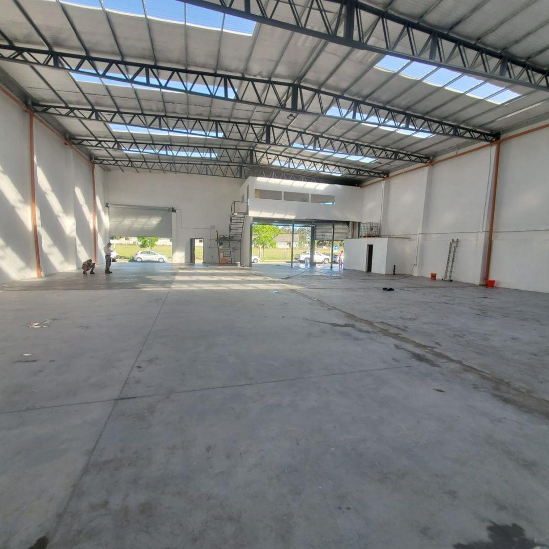 Galpon a La Venta 655 m² en Barrio Santa Mónica 1