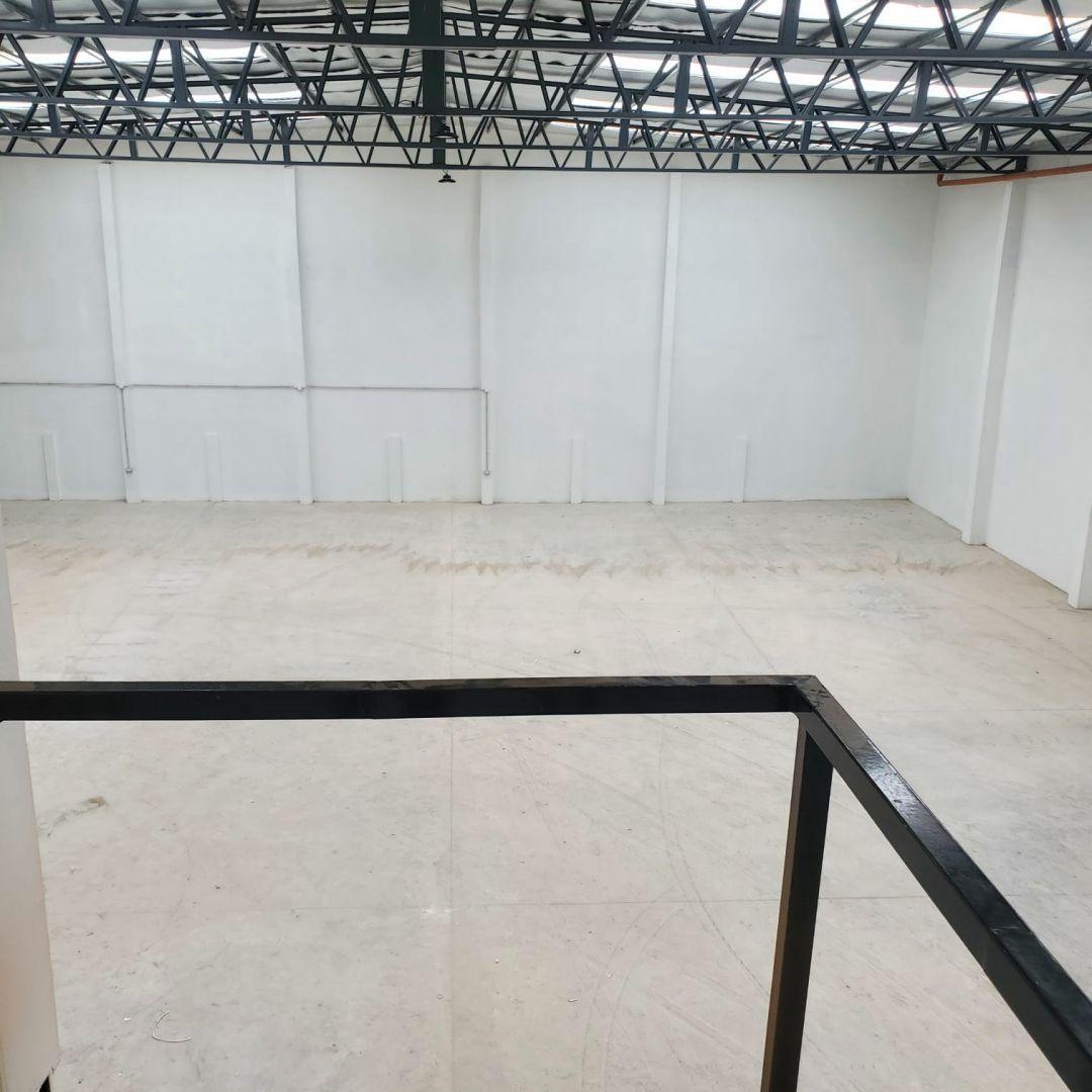 Galpon a La Venta 655 m² en Barrio Santa Mónica 2