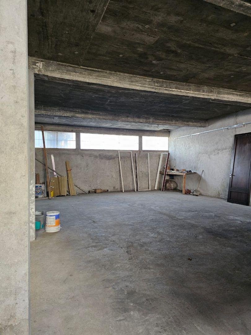 Venta Galpón - Fabrica 2 Pisos (Posibilidad 3) Av Champagnat 1