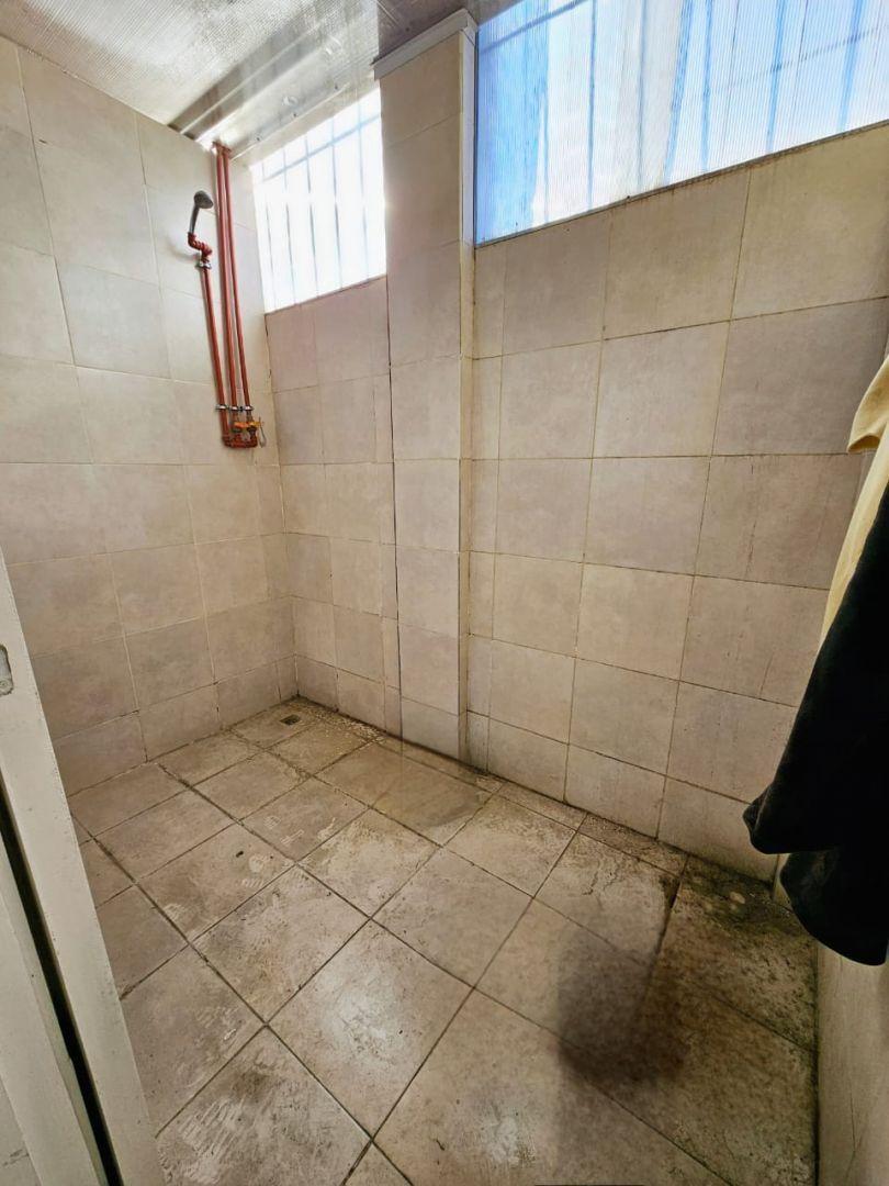 Venta Galpón - Fabrica 2 Pisos (Posibilidad 3) Av Champagnat 4