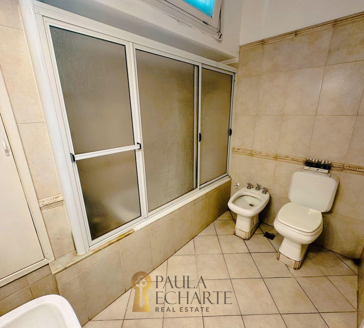 Venta de Chalet 5 Ambientes Zona Guemes Patio y Cochera 2