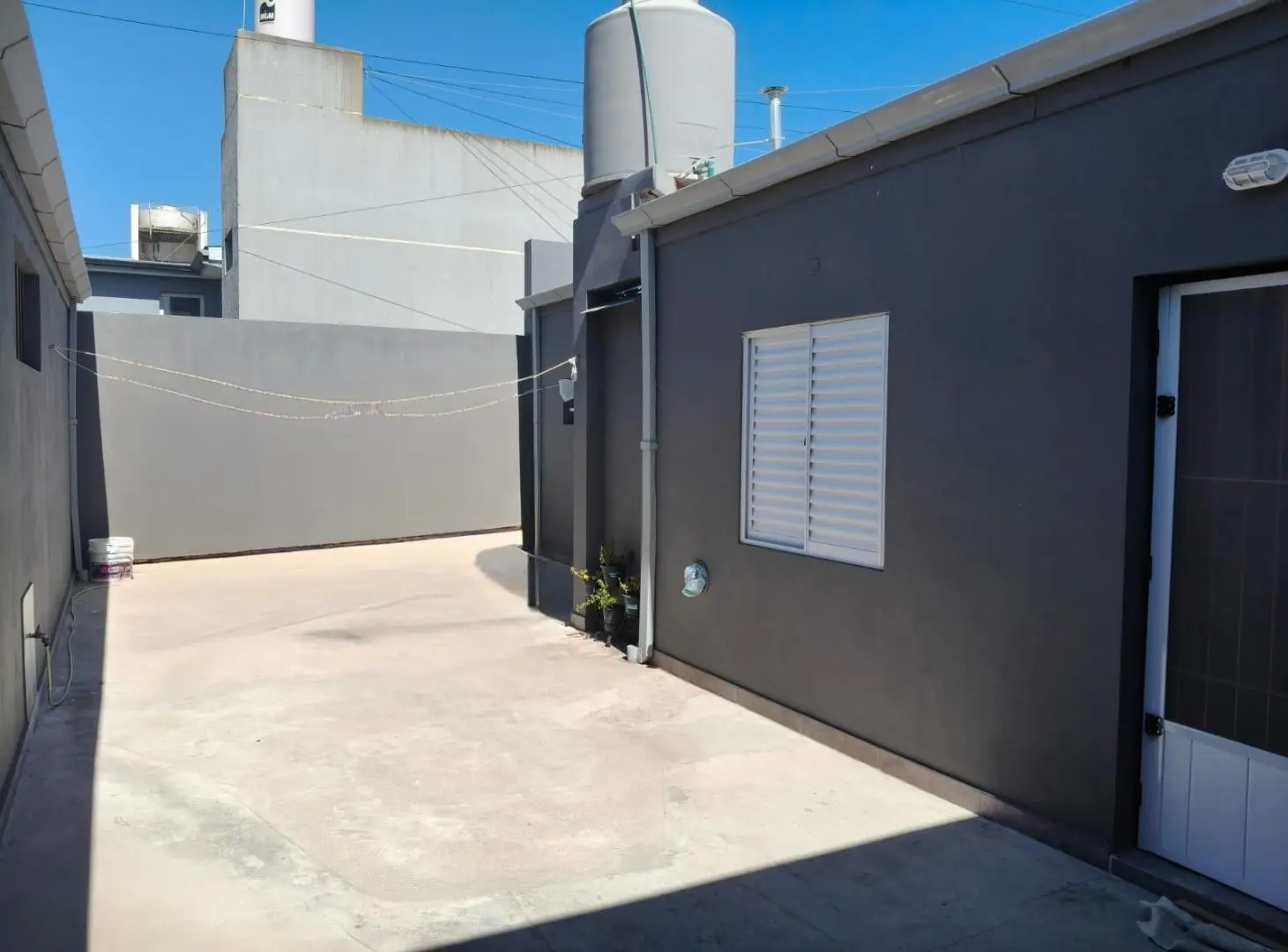 Venta Casa 3 Ambientes c/ garaje para 2 autos Amoblada Caisamar 3