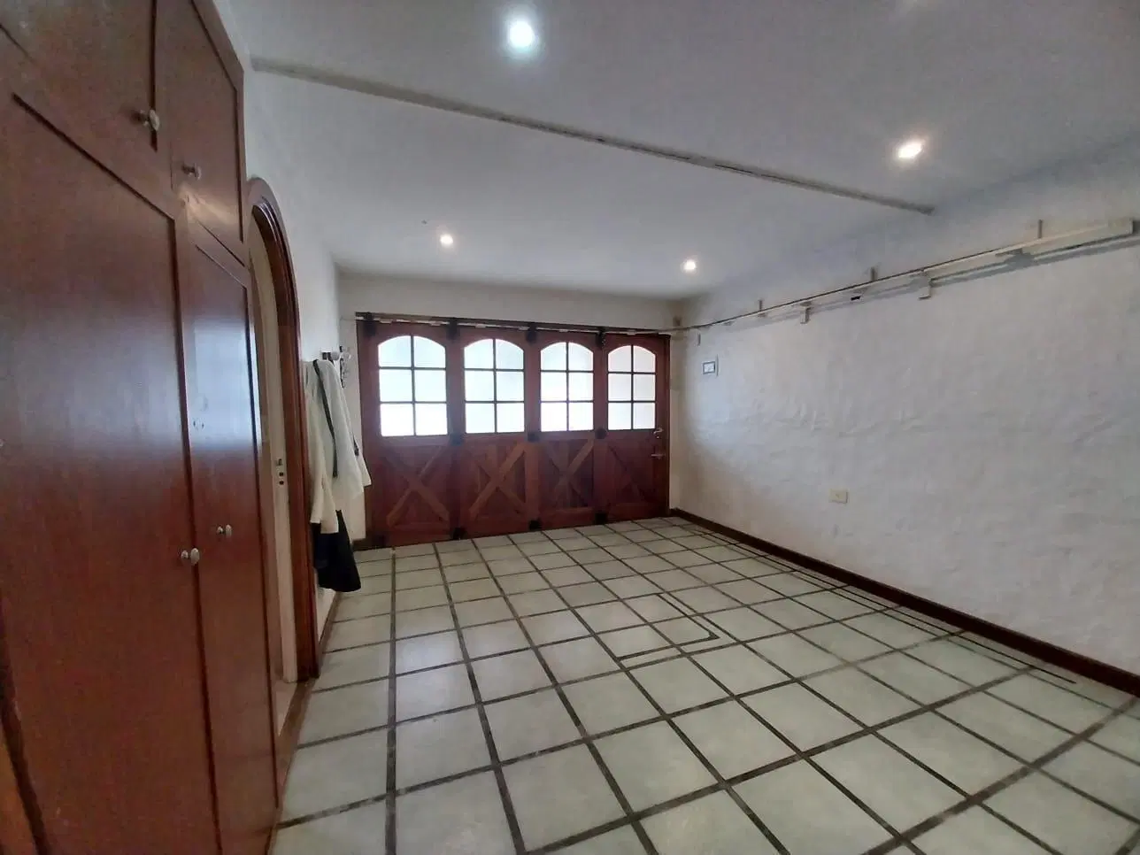 Venta Casa 5 ambientes c/ pileta Barrio los Pinares 5