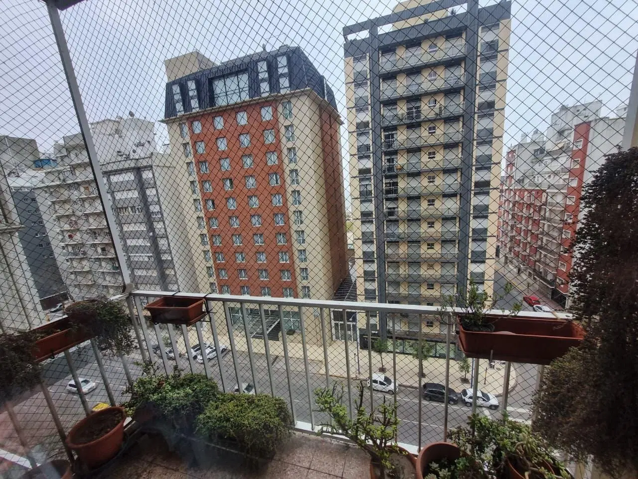 VENTA DEPARTAMENTO 3 AMBIENTES CON DEPENDENCIA ZONA COLON GUEMES MAR 4