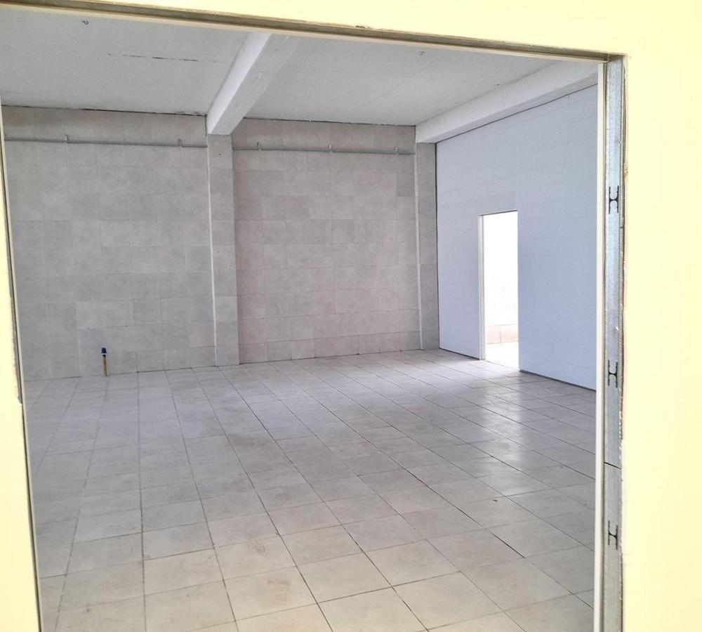 Foto de ALQUILER FABRICA 2 PISOS (POSIBILIDAD 3) AV CHAMPAGNAT, imagen 3