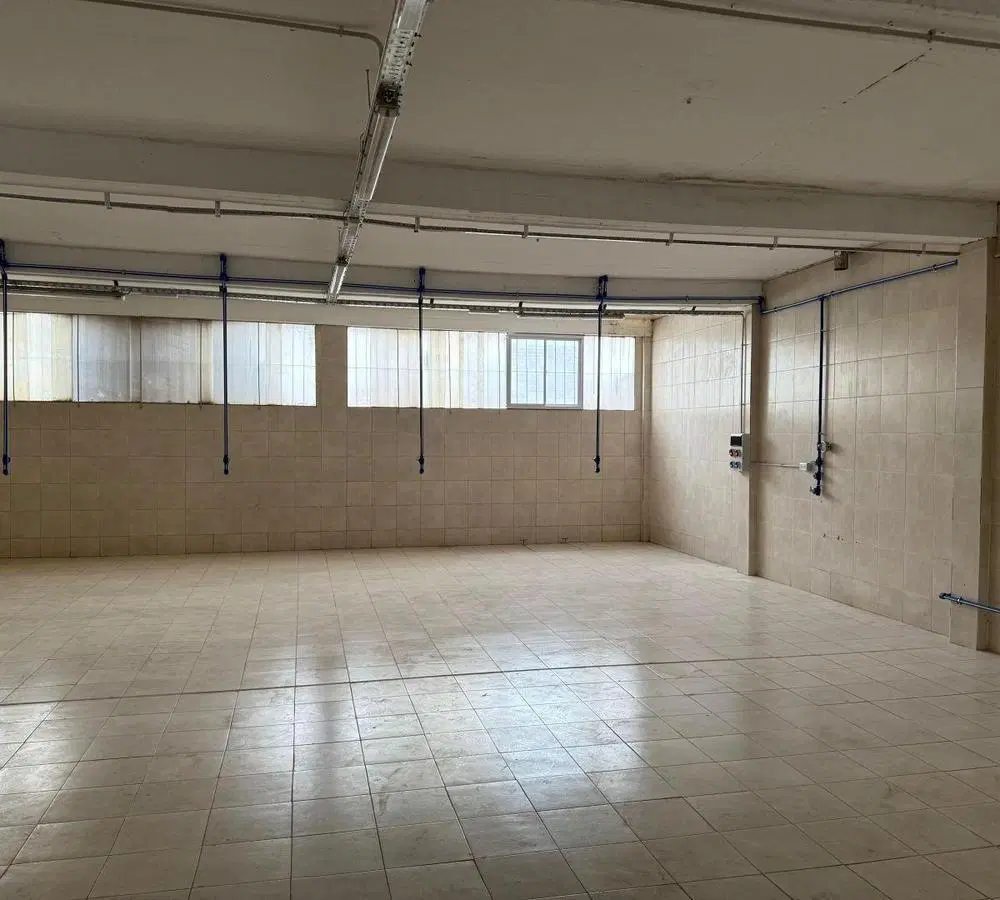 ALQUILER FABRICA 2 PISOS (POSIBILIDAD 3) AV CHAMPAGNAT 5